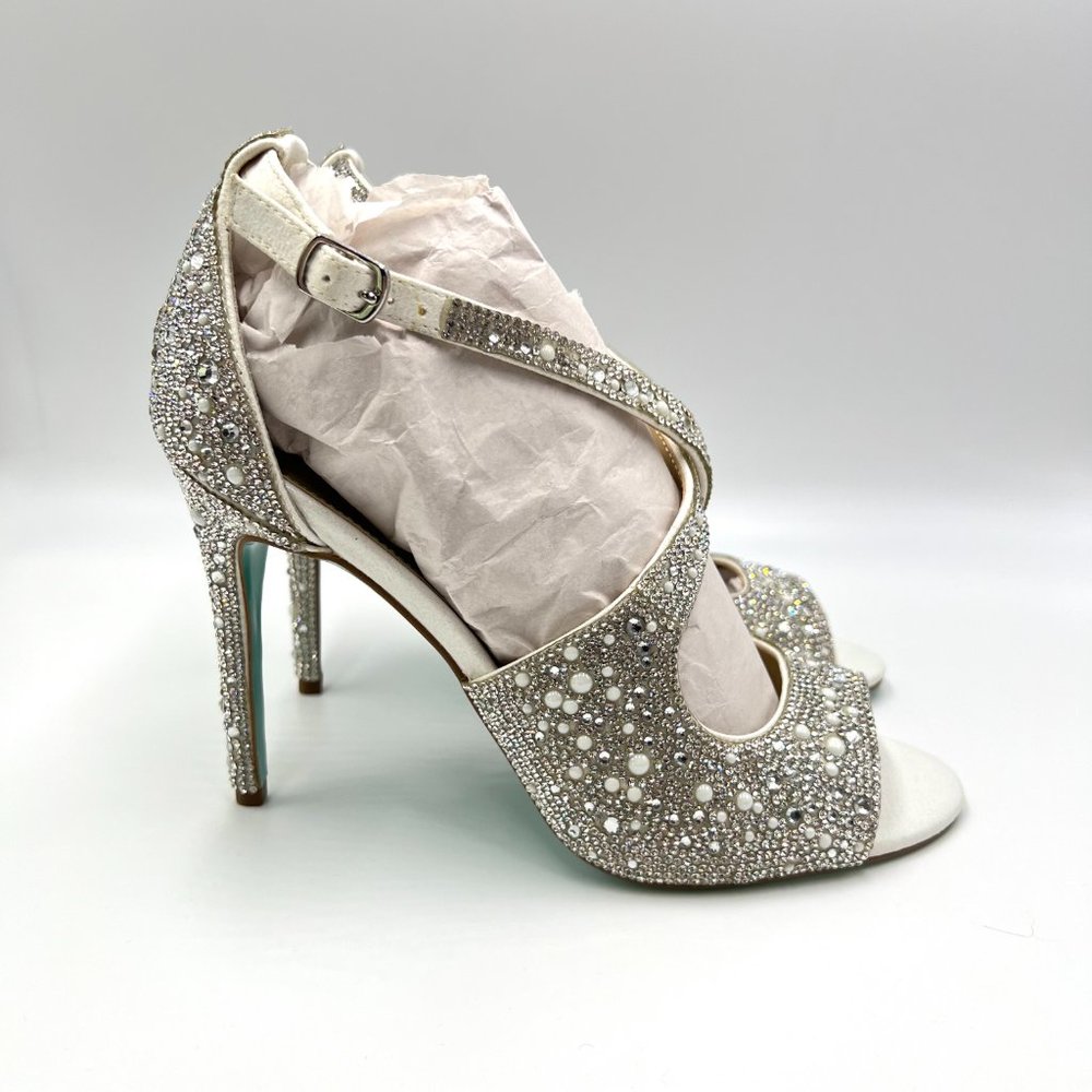 Betsey Johnson Size 8 8M White Satin Jewel Encrusted Stiletto Heels Pumps Shoes